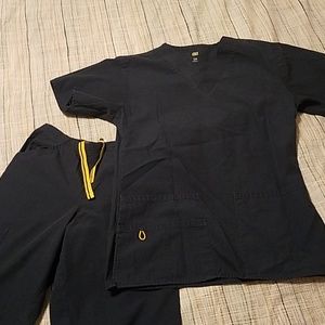 Wonderwink scrub set